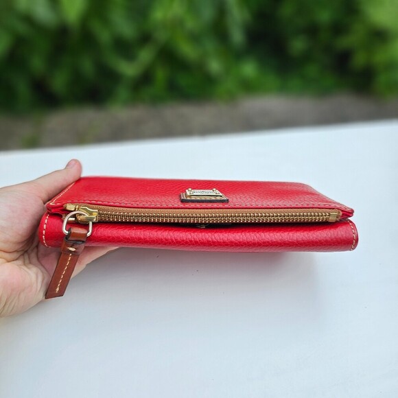 Dooney & Bourke Red Pebble Leather Wallet Clutch Pre-owned - Picture 3 of 8